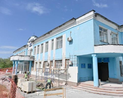 В Семее реконструируют центральную площадь и обновляют фасады зданий