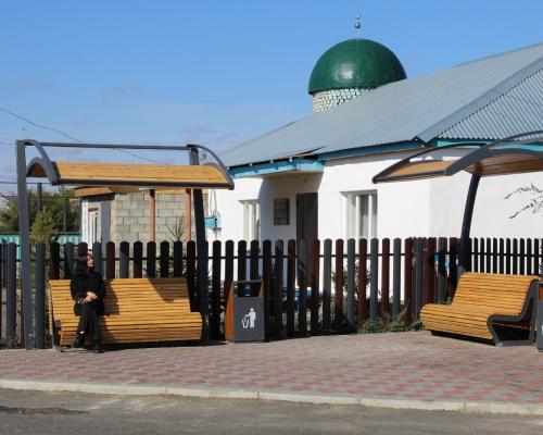 В селе Миролюбовка ВКО обустроили парковку, павильоны и новый ФАП