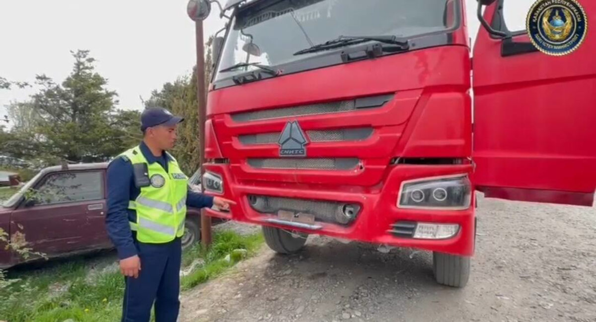 Казахстанские полицейские раскрыли трюки с подменой номеров на грузовиках