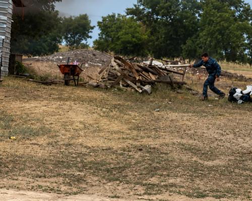 Полицейский из области Абай спас женщину из горящего дома