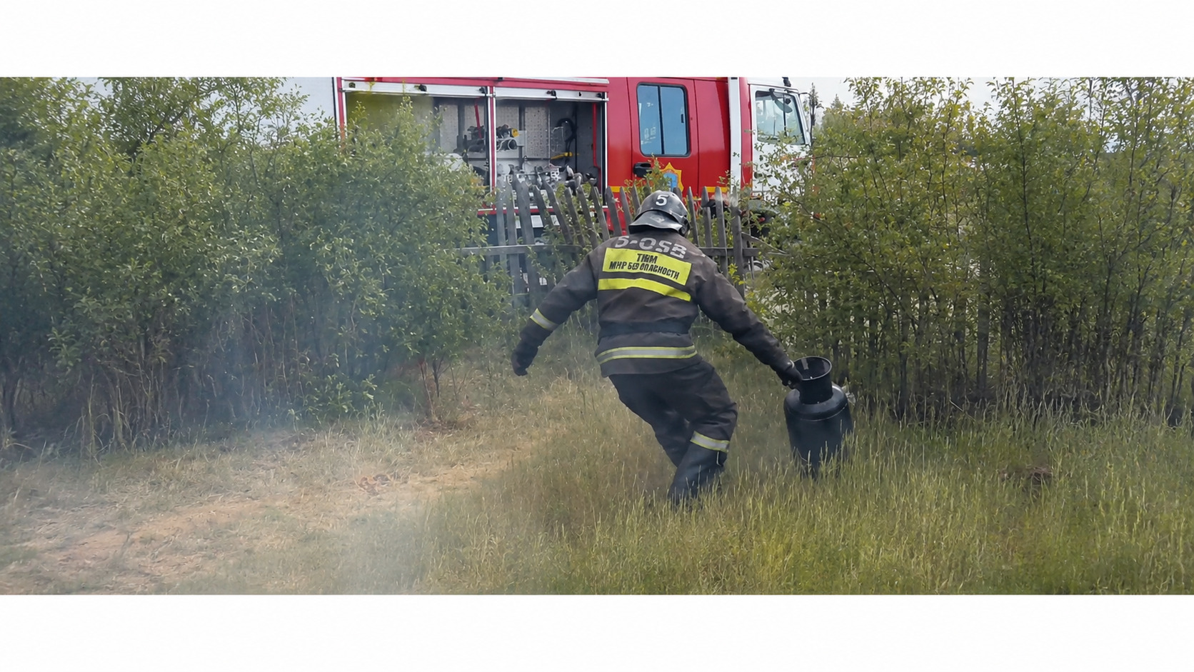 В Семее сотрудники МЧС предотвратили возможный взрыв при пожаре