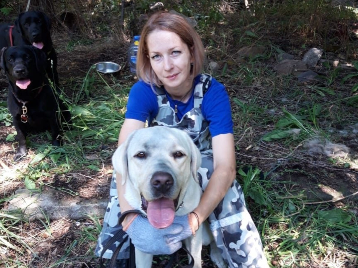 В ВКО проводили на заслуженный отдых легендарного лабрадора Виллингтона