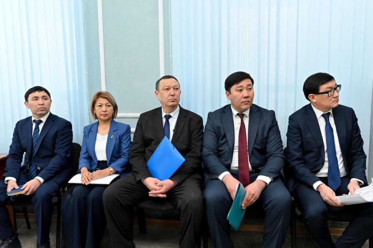 Аким области провел прием жителей по личным вопросам