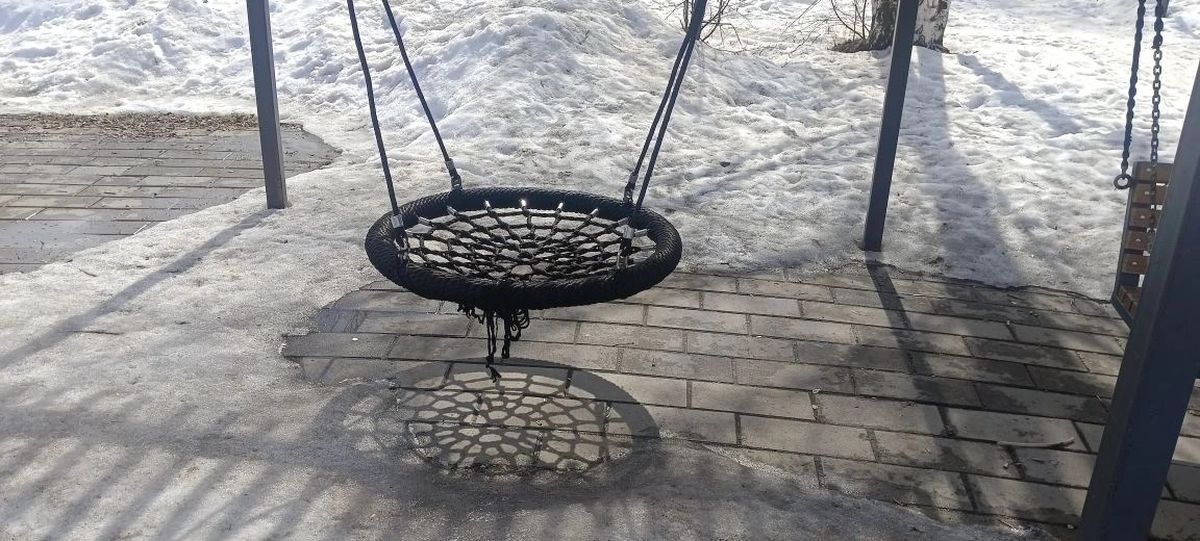 Парк на площади Республики в Риддере местами отремонтируют