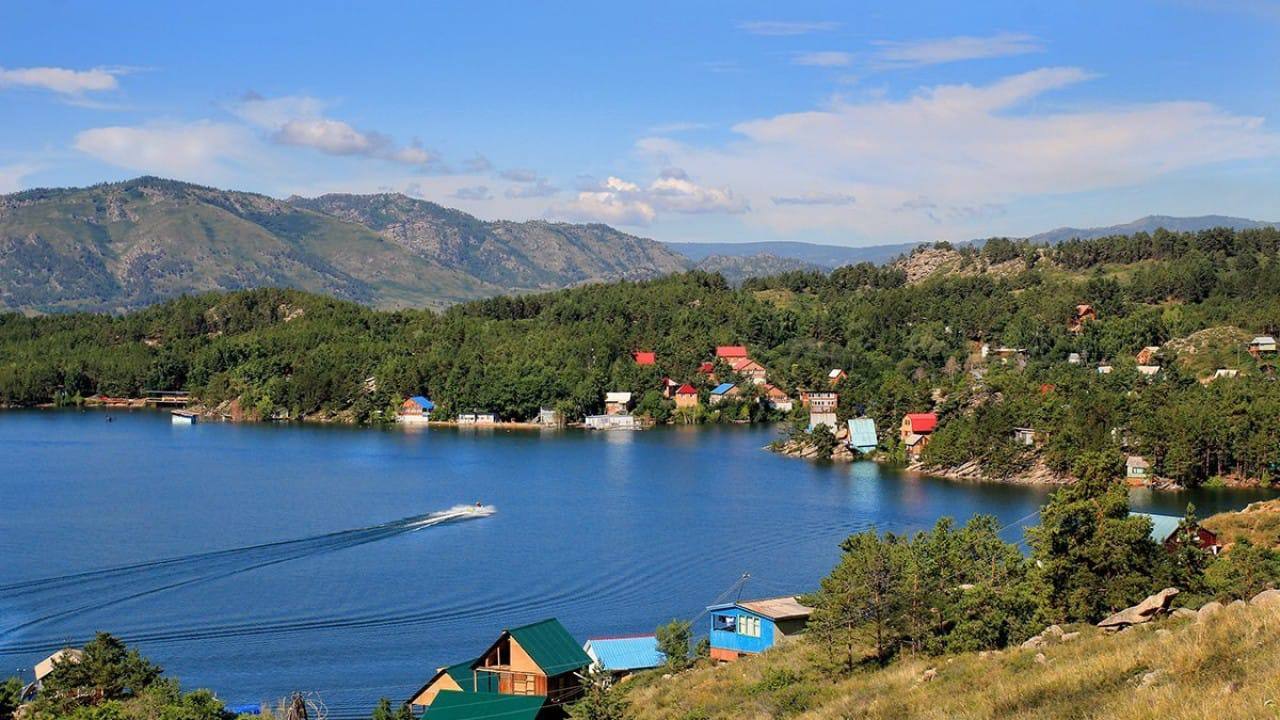 Все базы на Бухтарминском водохранилище заключили договор на вывоз мусора — аким