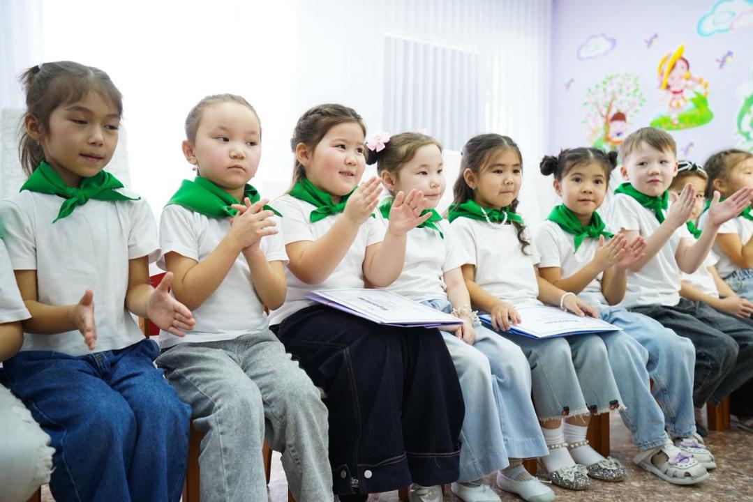 Цветы жизни: как в детском саду в Семее поддержали акцию «Таза Қазақстан»