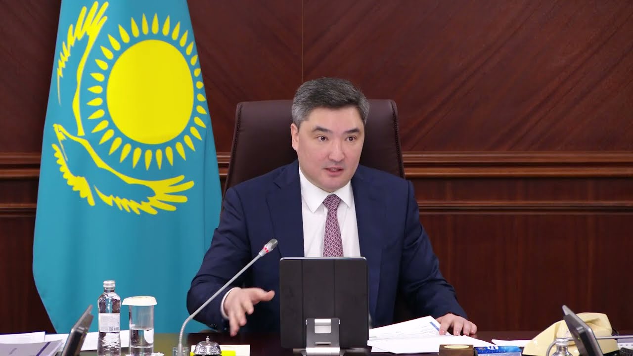 Бектенов раскритиковал руководство «Казцинка» после гибели трёх рабочих в Усть-Каменогорске