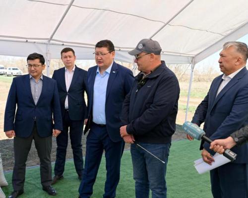 Аким области посетил сельхозпредприятие в Бородулихинском районе