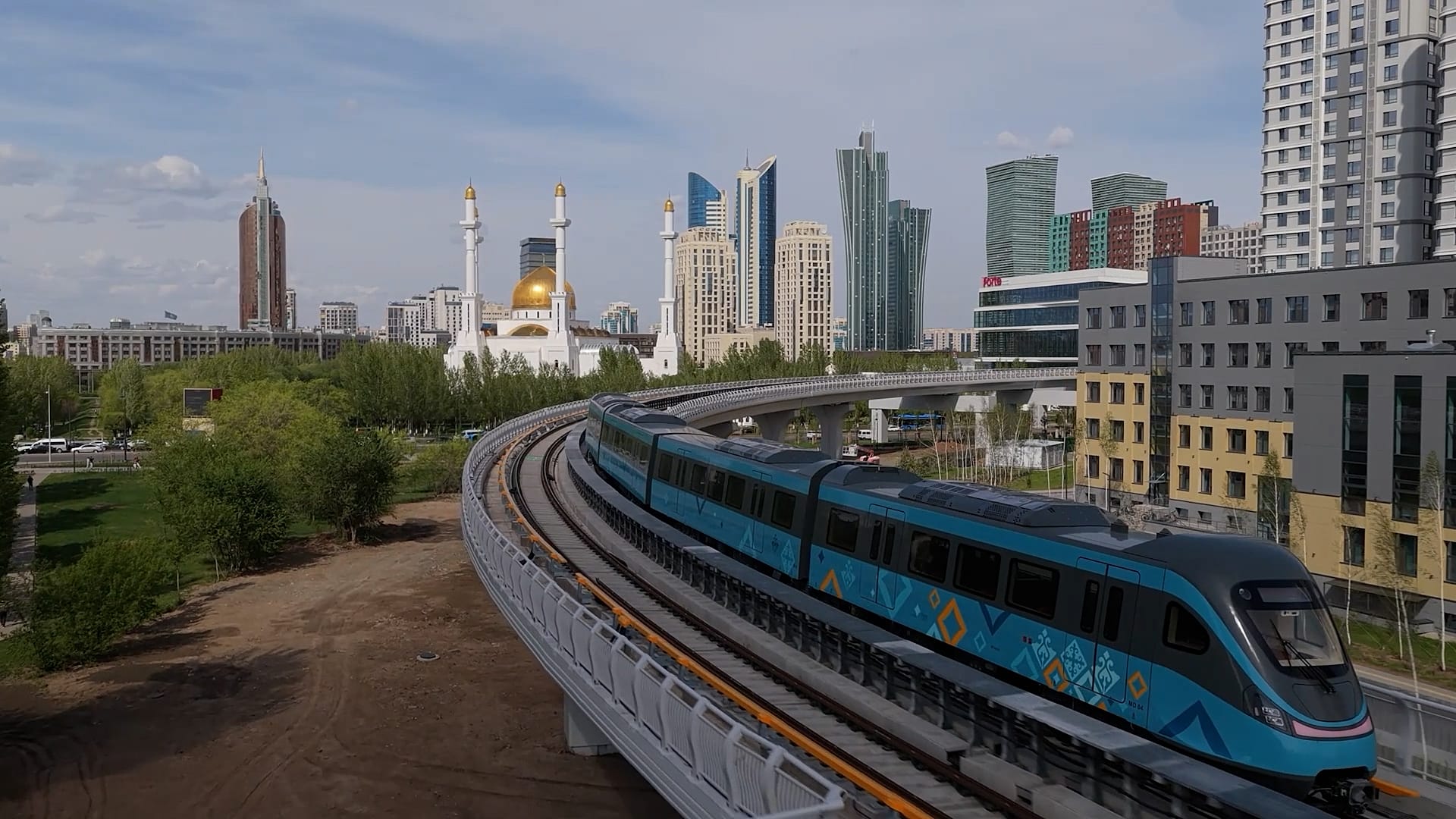 Уличный вход на станцию LRT у аэропорта Астаны закроют на 20–25 дней