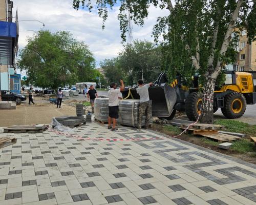 Новая плитка и единый стиль: как меняется проспект Ауэзова