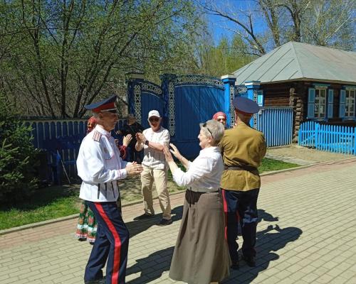 Устькаменогорцев объединила улица дружбы 