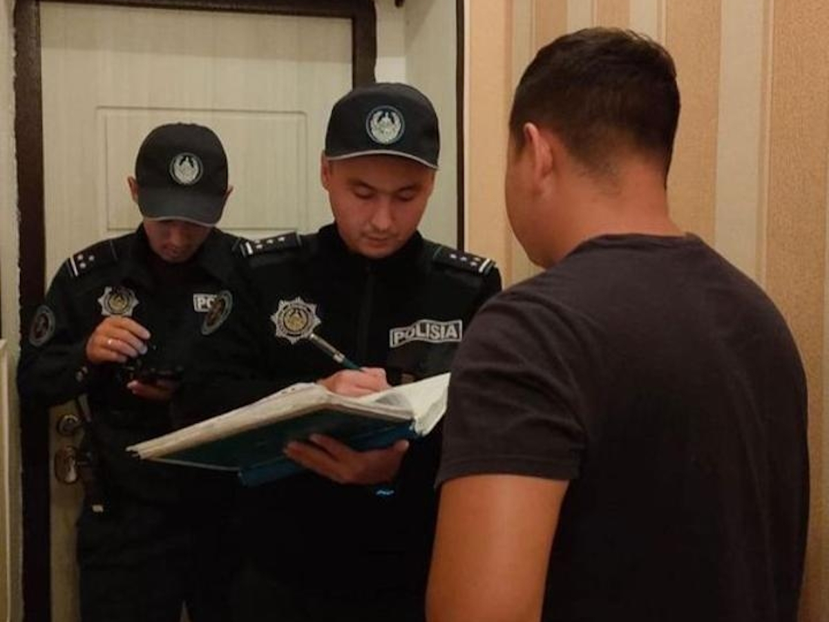 В области Абай полиция проводит ОПМ «Резиновая квартира» 