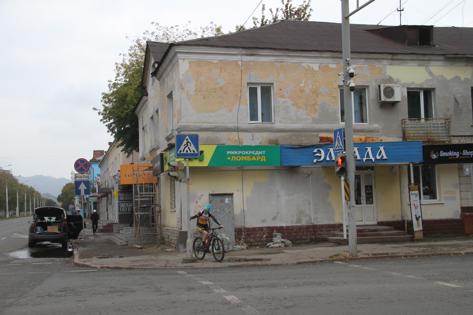 В Усть-Каменогорске хотят ограничить срок службы входных групп магазинов