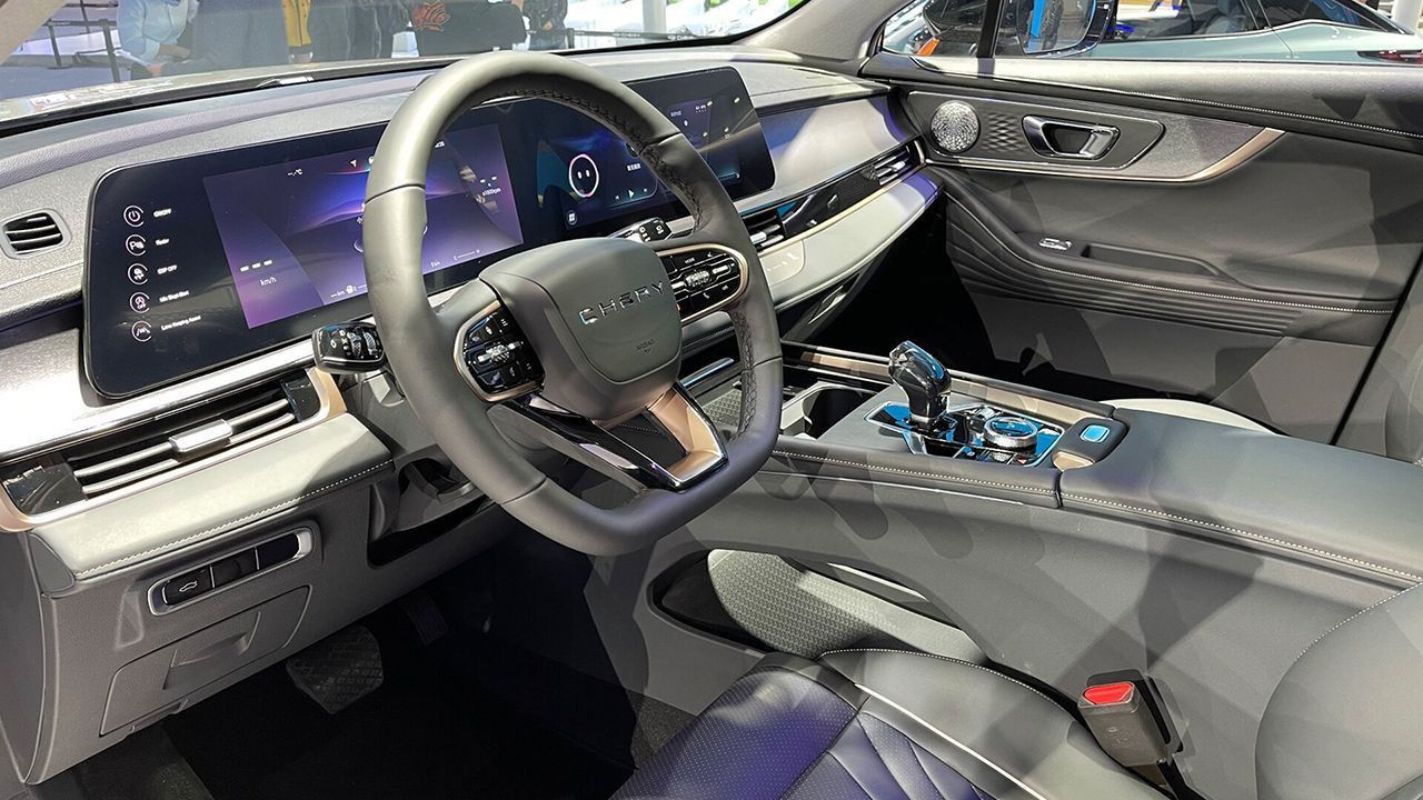 Депутат предложил брать сборы с китайских автомобилей при въезде в Казахстан