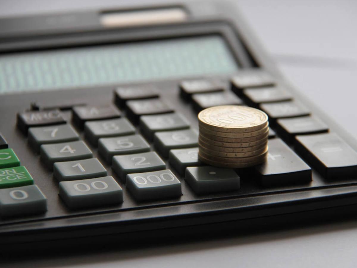 Минимальную зарплату в Казахстане могут увеличить почти вдвое