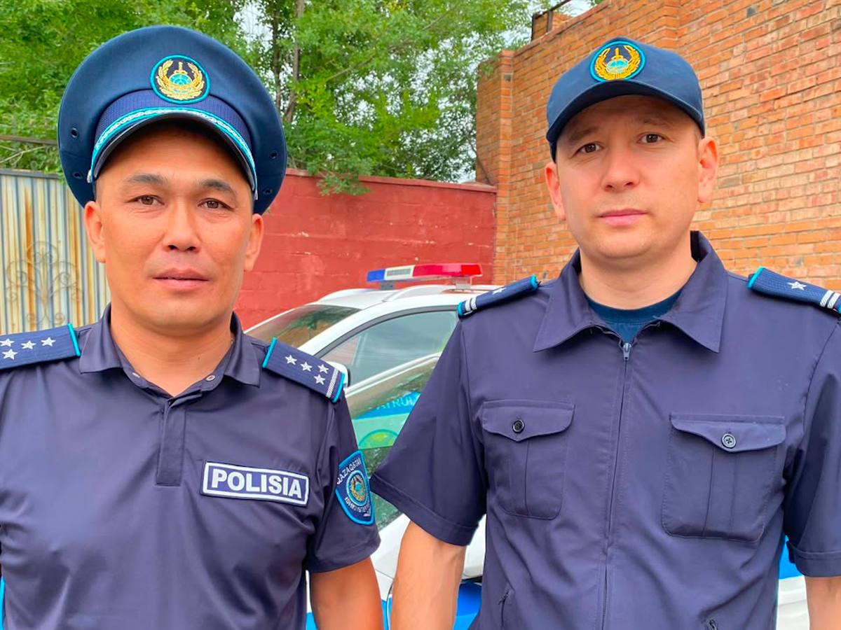 В ВКО двое рабочих потеряли сознание в канализационном колодце