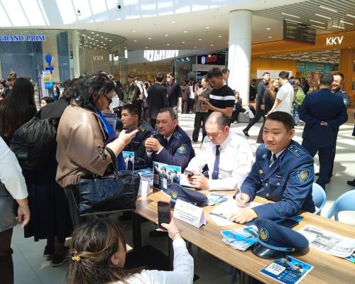 Аншлаг в Maxi Mall: ярмарка вакансий в Усть-Каменогорске вызвала ажиотаж