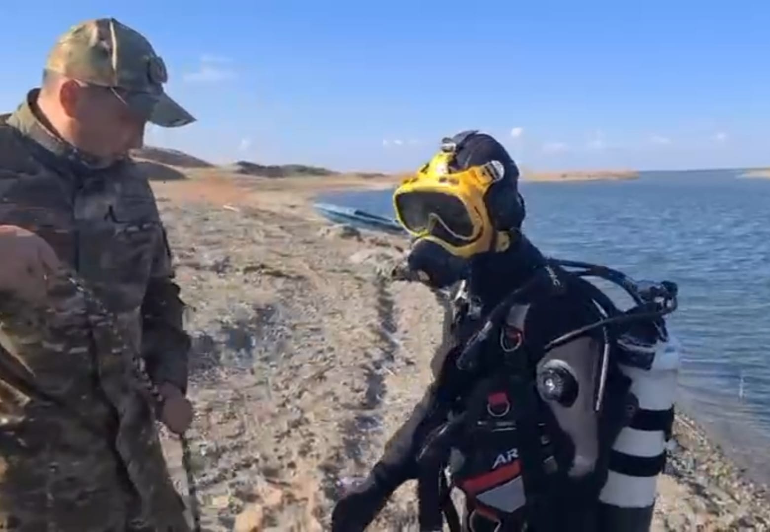 Водолазы обнаружили тело одного из утонувших на озере Зайсан в ВКО