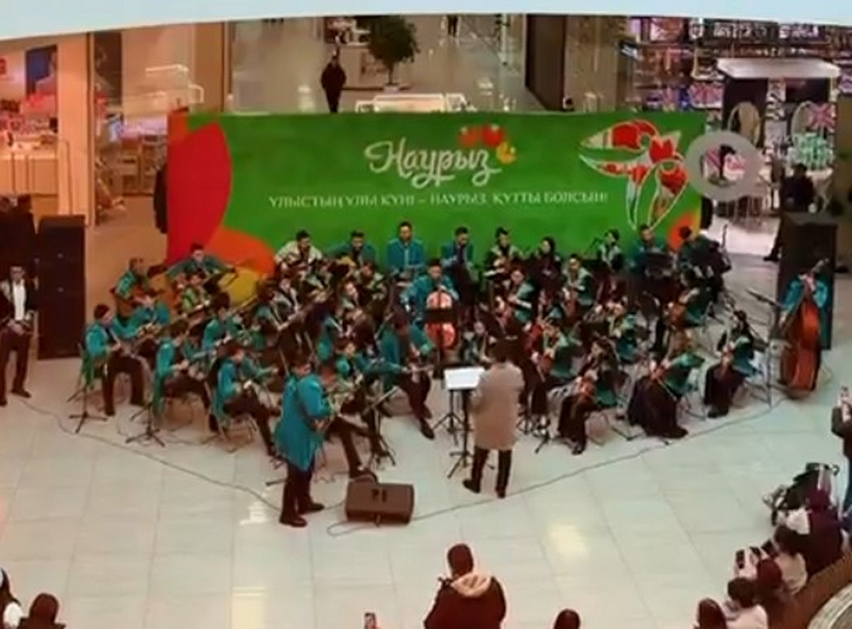 Өскеменде Байжігіт атындағы Қазақ халық аспаптар оркестрінің концерті өтті