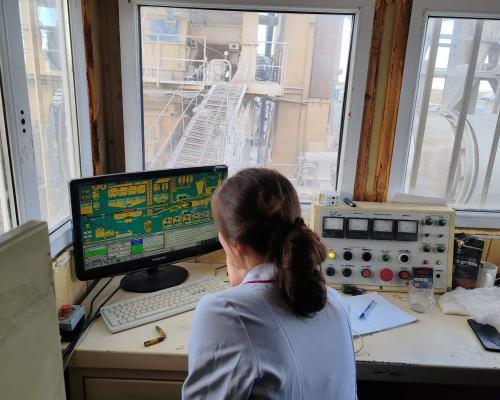 В Казахстане ученица разработала дороги будущего из отходов