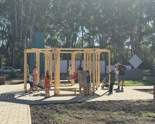 В городе Алтае торжественно открыли сквер Молодёжи