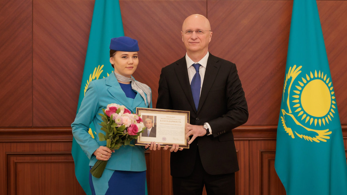 Участникам эвакуации казахстанцев из стран Ближнего Востока вручены госнаграды от имени президента