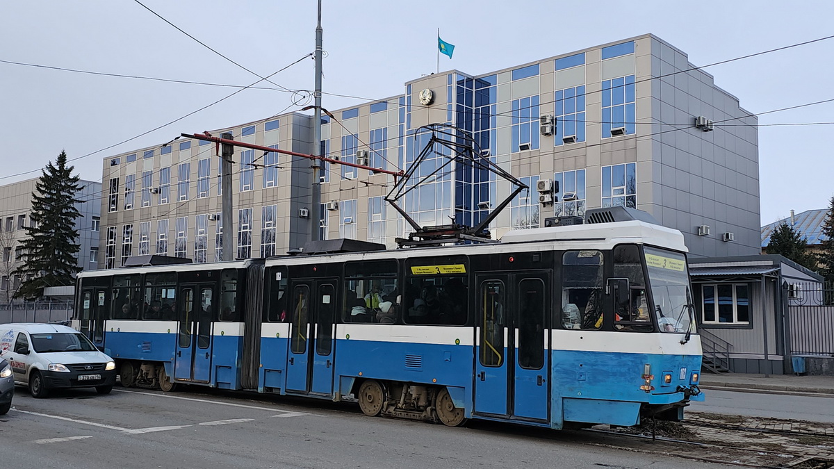 В Усть-Каменогорске ищут желающих на курсы водителя трамвая