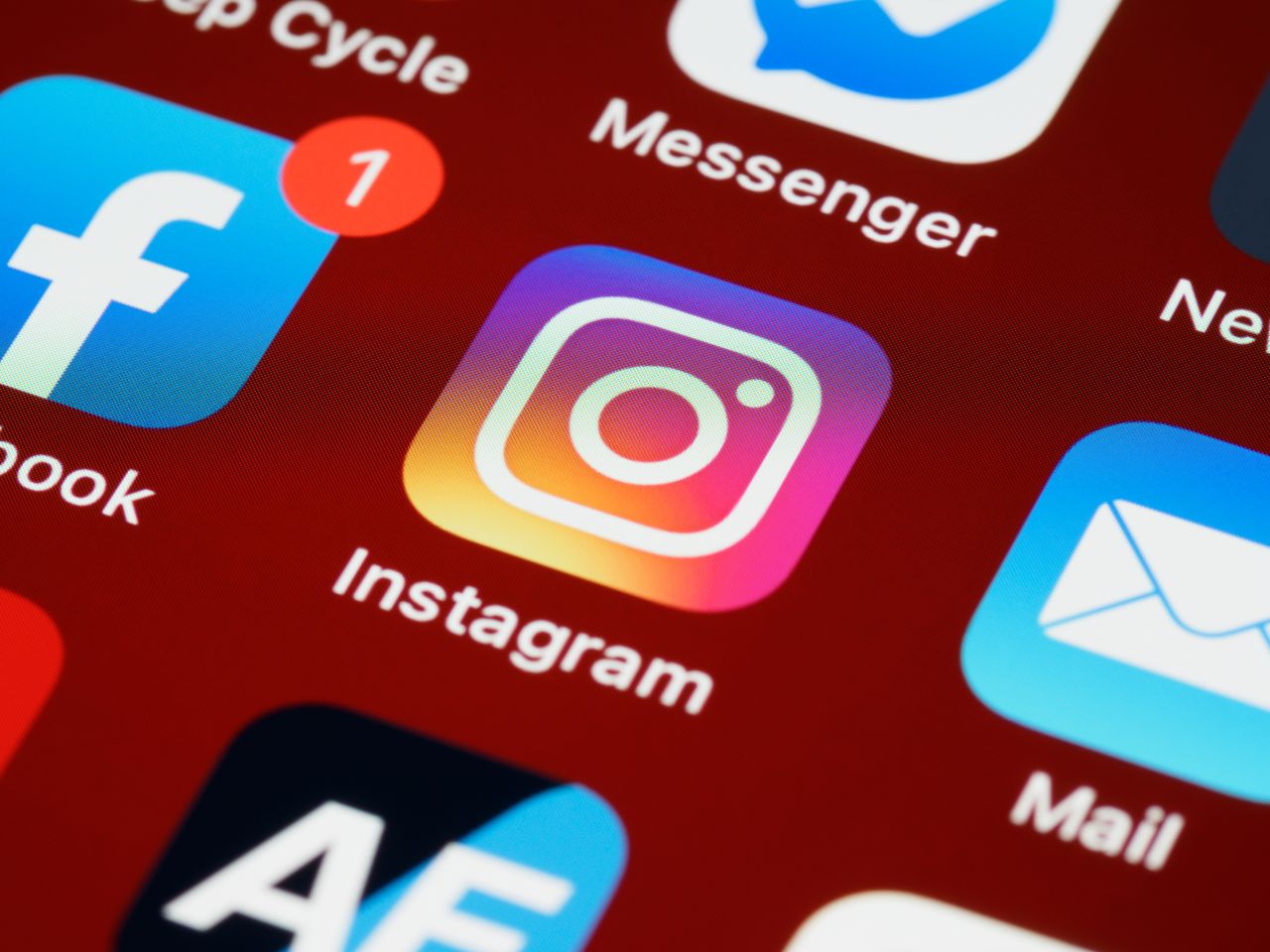 Жительницу Караганды незаконно опубликовали в Instagram: суд назначил компенсацию