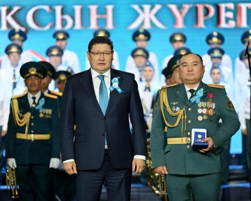 В Семее прошло торжественное собрание посвященное Дню Победы и Дню защитника Отечества