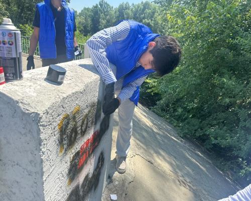 В ВКО с начала года закрасили около 600 наркограффити