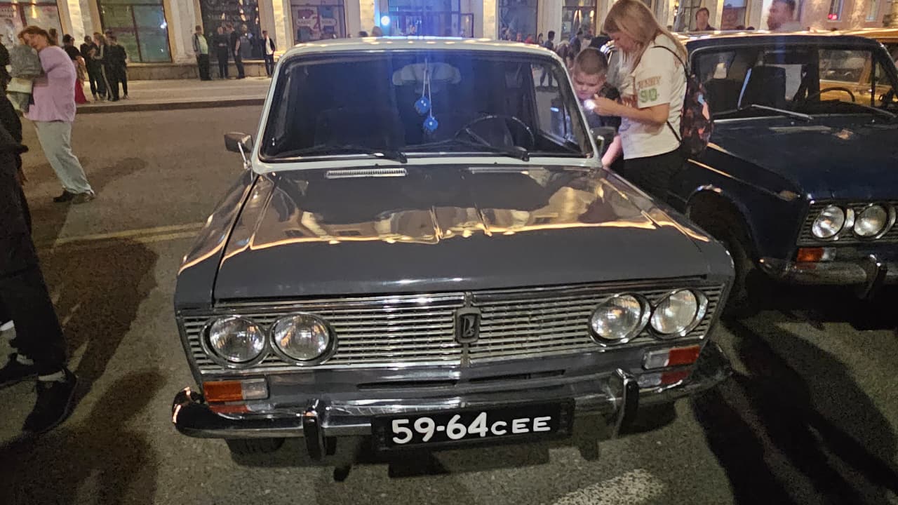 Музыка, танцы и ностальгия: в Усть-Каменогорске организовали ретро-вечеринку