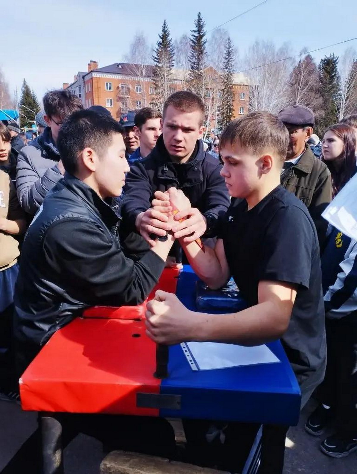 Риддерцы встречают Наурыз спортивными рекордами и аквагримом