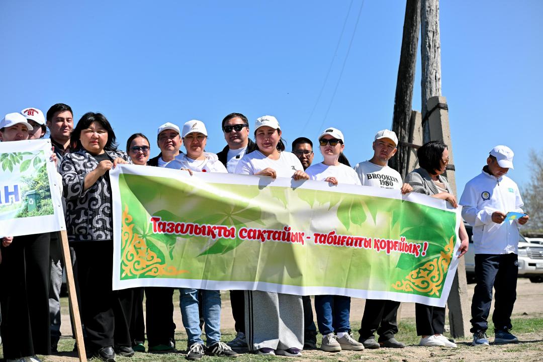 В Жарминском районе благоустроили священный источник и высадили ели