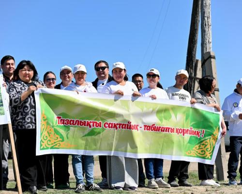 В Жарминском районе благоустроили священный источник и высадили ели