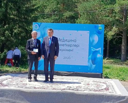 В Риддере поздравили медицинских работников ВКО