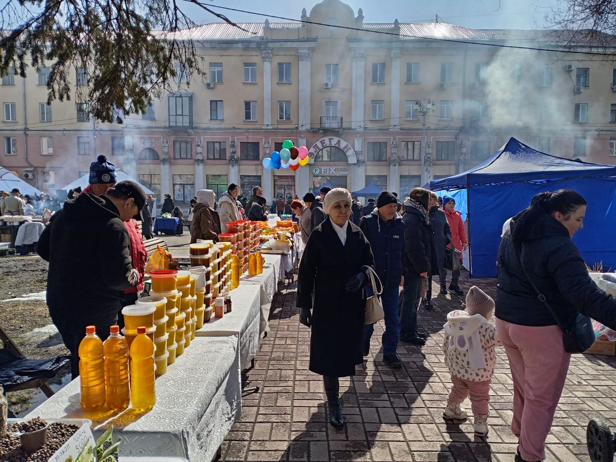 В Усть-Каменогорске начинается празднование Наурыза у Дома дружбы