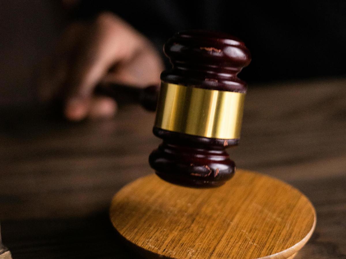 Житель ВКО судился с предпринимателем из-за автомобильных шин