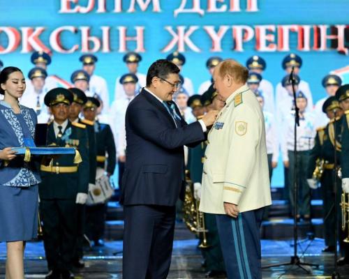 В Семее прошло торжественное собрание посвященное Дню Победы и Дню защитника Отечества