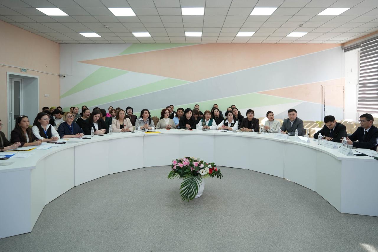 Распознать радикализацию заранее: в Семее прошёл практический семинар для педагогов