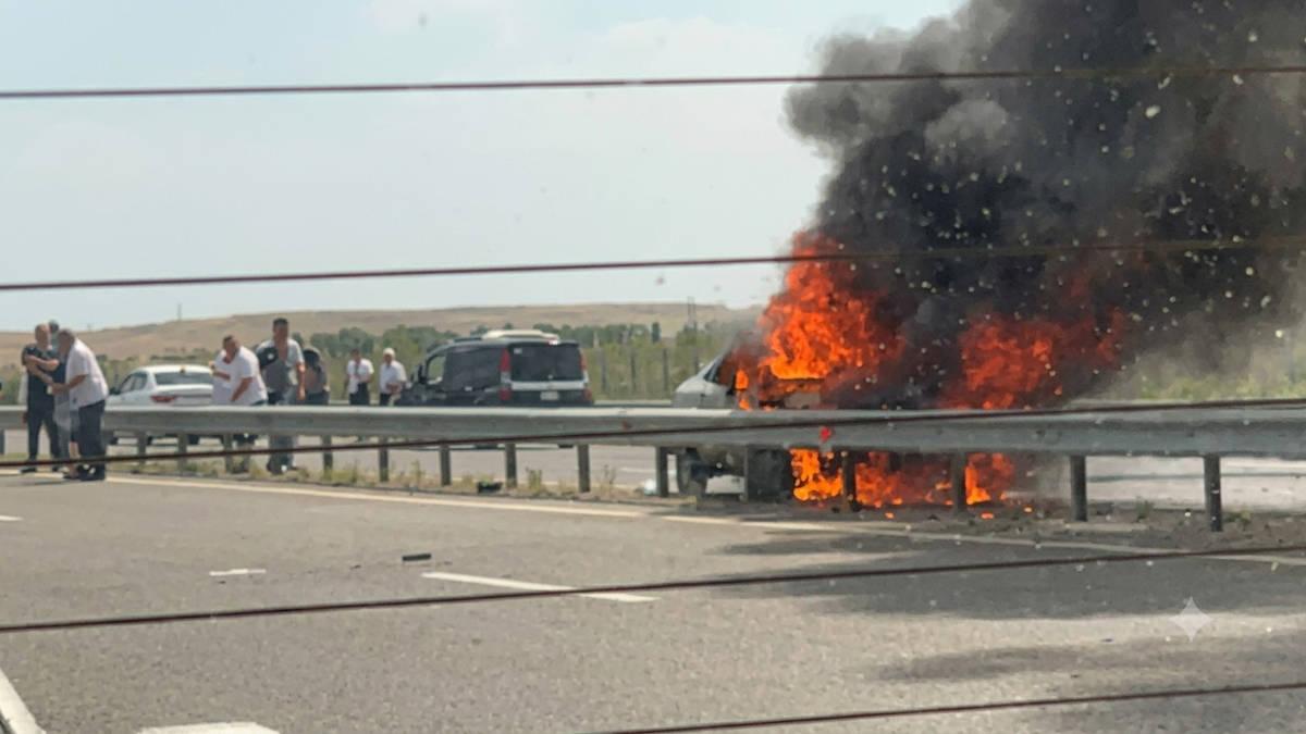 На трассе Астана — Петропавловск сгорел автомобиль, есть погибшие