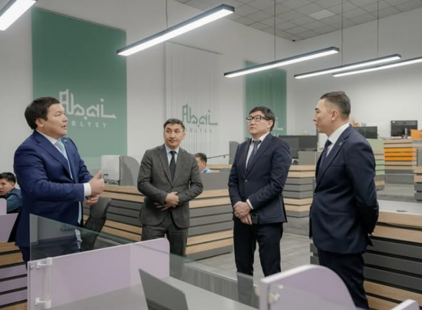 Глава Семея ознакомился с работой ситуационного центра