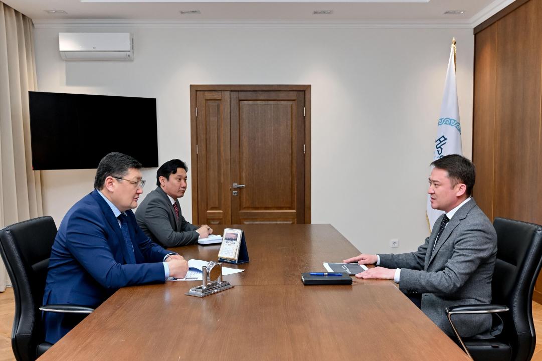 Глава региона встретился с директором областного филиала «Казпочта»