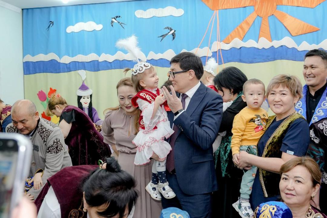 Аким города Семей ознакомился с работой специализированного детского дома