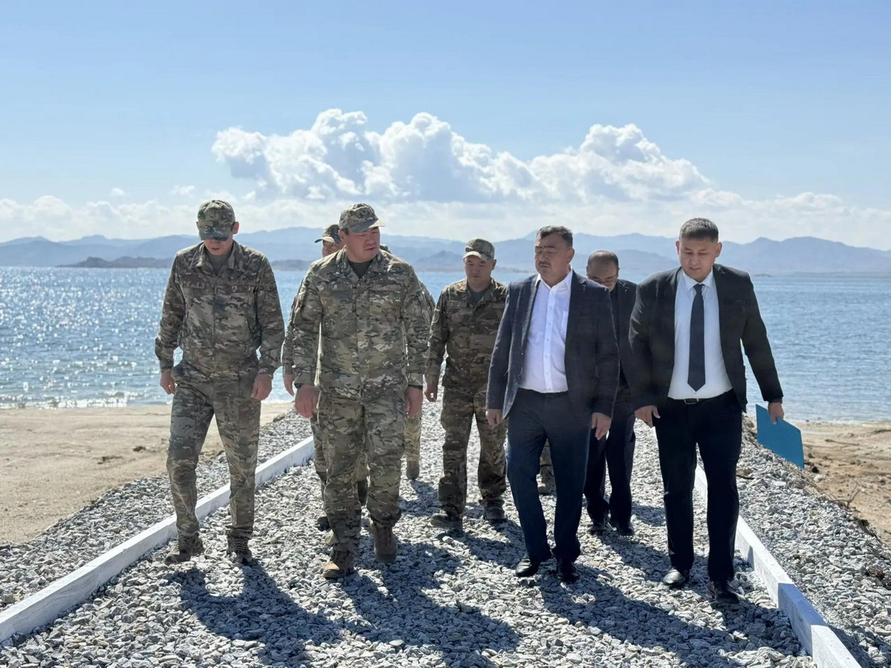 На побережье Бухтарминского водохранилища открыли мобильный спасательный пост