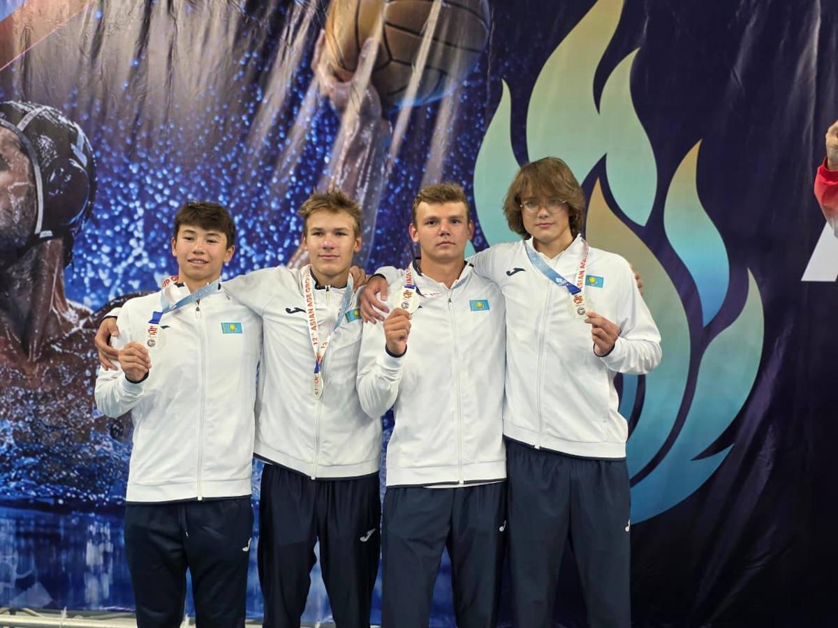 Спортсмены из ВКО завоевали медали на чемпионате Азии по плаванию
