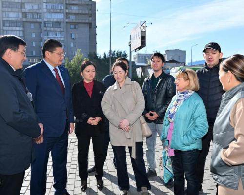В Семее продолжается обновление фасадов зданий