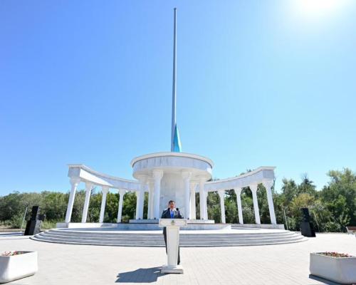 В Семее открыли Площадь государственных символов