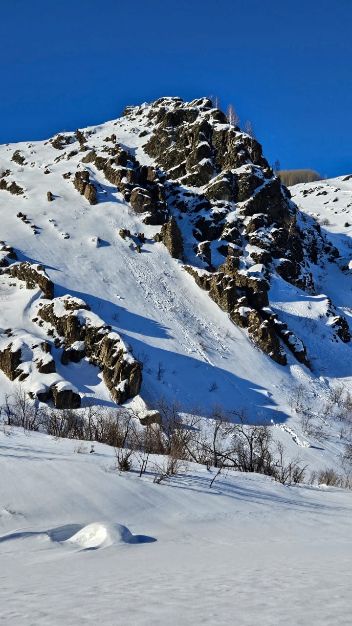 После сильных морозов в ВКО стали доступны маршруты по руслу Горной Ульбы