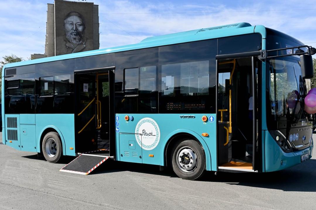 В Семее на маршруты вышли 20 новых автобусов