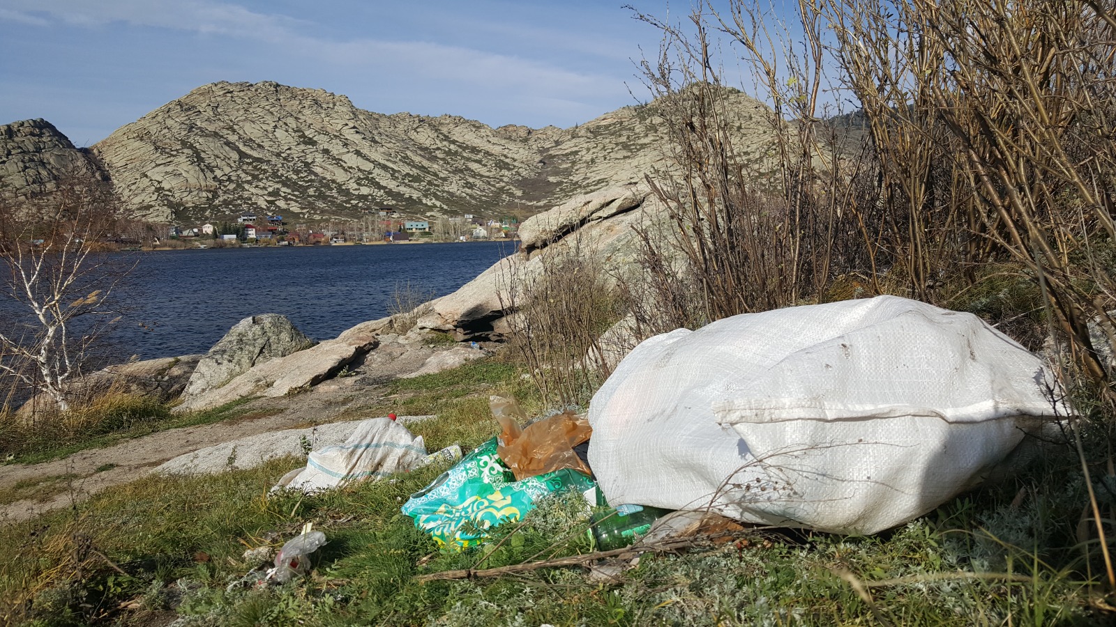 Более 40 тонн мусора собрали во время акции «Чистые водоемы»